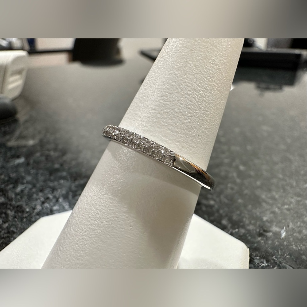 14K White Gold Lab Grown Diamond Pave Band. - Picture 4 of 5